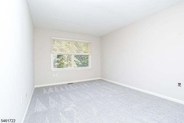 5 Wiley Ct, Parsippany-troy Hills Twp., NJ 07950