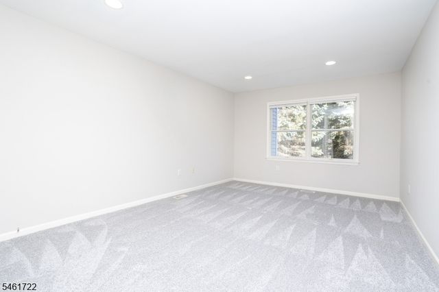 5 Wiley Ct, Parsippany-troy Hills Twp., NJ 07950