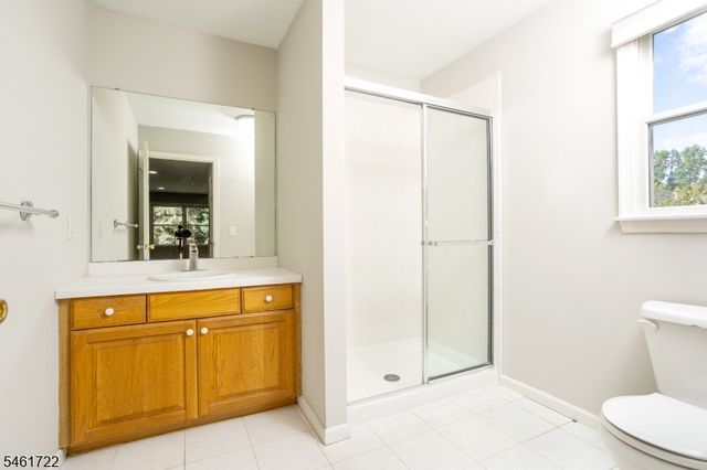 5 Wiley Ct, Parsippany-troy Hills Twp., NJ 07950
