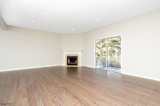 5 Wiley Ct, Parsippany-troy Hills Twp., NJ 07950