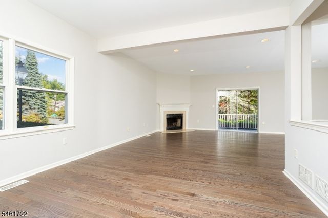 5 Wiley Ct, Parsippany-troy Hills Twp., NJ 07950