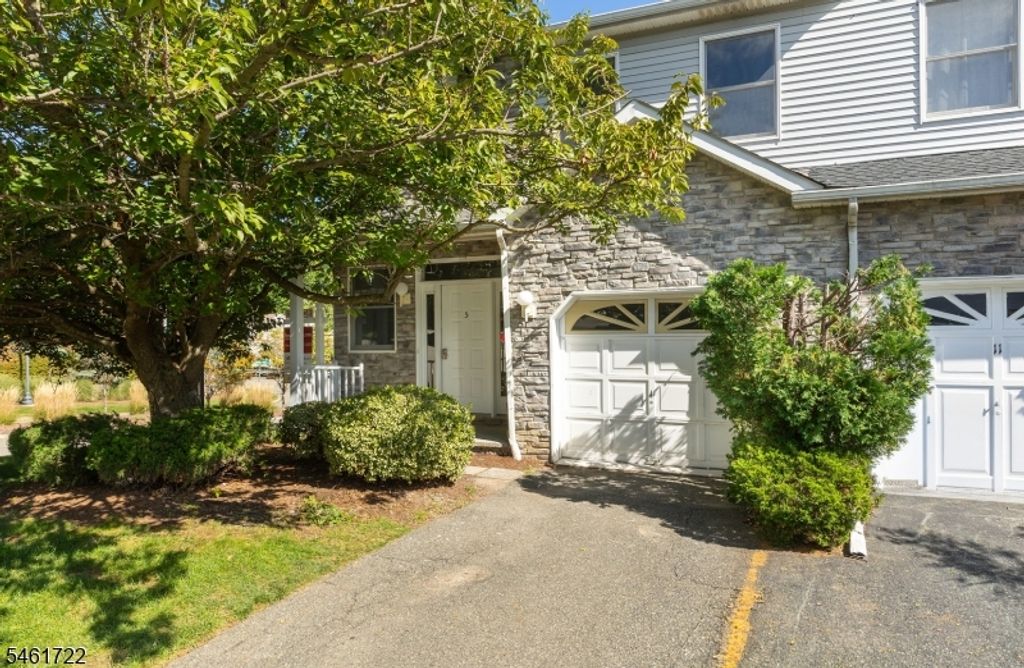 5 Wiley Ct, Parsippany-troy Hills Twp., NJ 07950