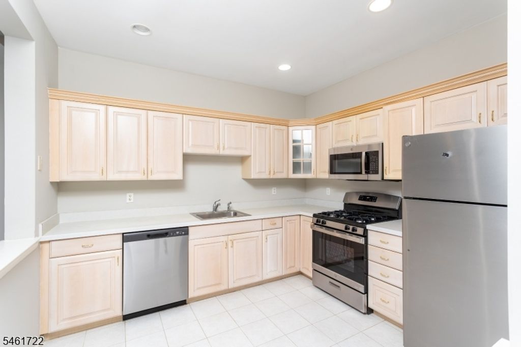 5 Wiley Ct, Parsippany-troy Hills Twp., NJ 07950 — photo 5