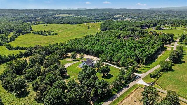 1910 Carlan Road, Jasper, GA 30143