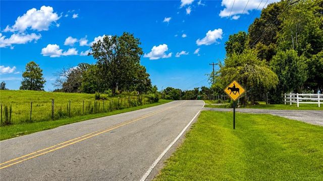 1910 Carlan Road, Jasper, GA 30143
