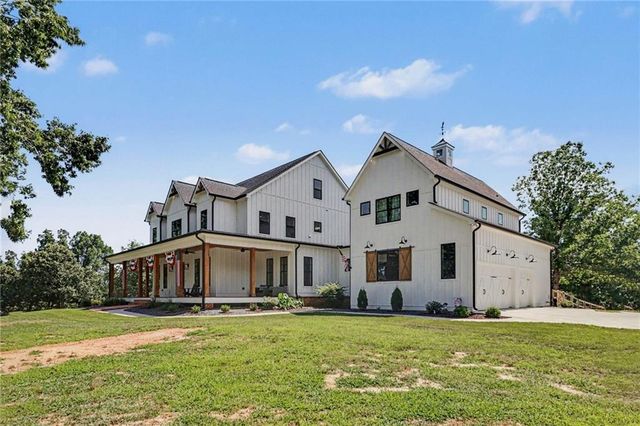 1910 Carlan Road, Jasper, GA 30143