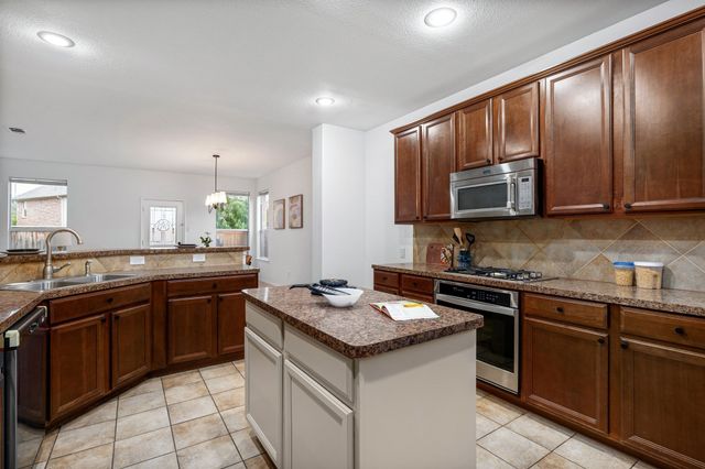 4204 Bridgestone Drive, Fort Worth, TX 76123
