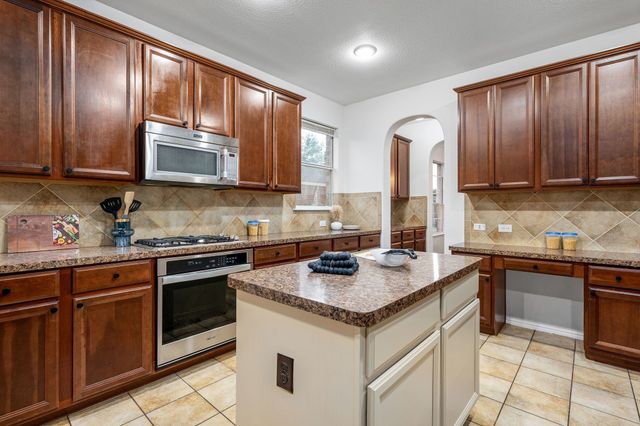 4204 Bridgestone Drive, Fort Worth, TX 76123