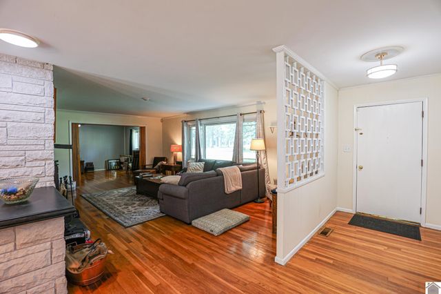 1450 HC Mathis Dr, Paducah, KY 42001