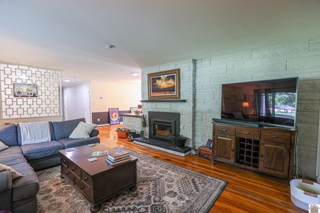 1450 HC Mathis Dr, Paducah, KY 42001