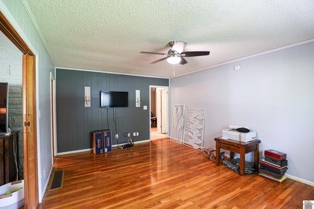 1450 HC Mathis Dr, Paducah, KY 42001