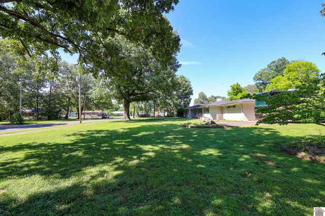 1450 HC Mathis Dr, Paducah, KY 42001