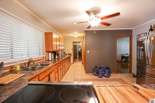 1450 HC Mathis Dr, Paducah, KY 42001