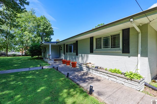 1450 HC Mathis Dr, Paducah, KY 42001