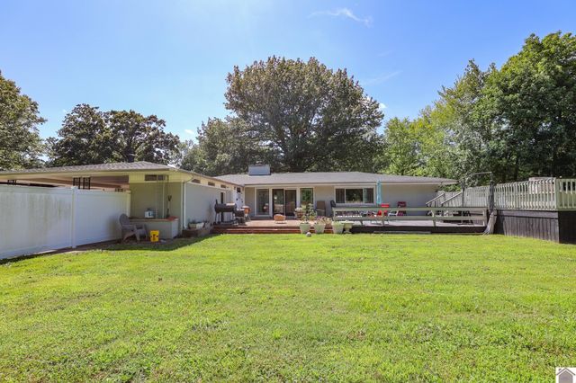 1450 HC Mathis Dr, Paducah, KY 42001