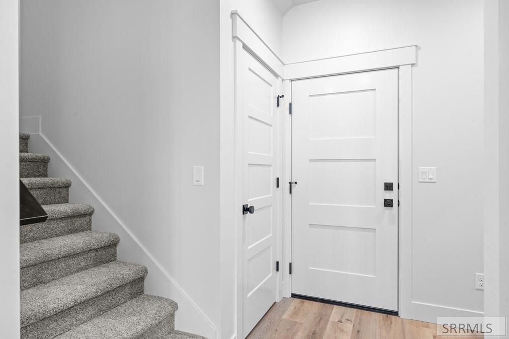 Image 10 of property listing at 749 Curlew Drive, Ammon, ID 83401