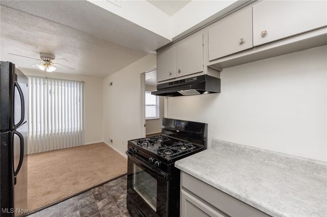 6490 State Road A2, Parma, OH 44134