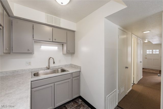 6490 State Road A2, Parma, OH 44134