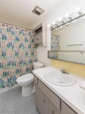 6490 State Road A2, Parma, OH 44134