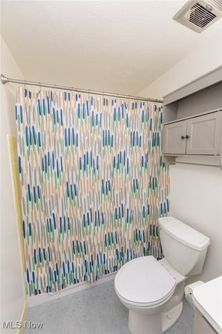 6490 State Road A2, Parma, OH 44134