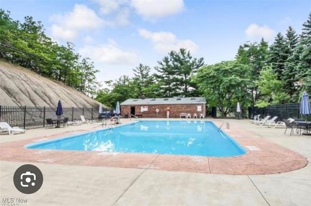 6490 State Road A2, Parma, OH 44134