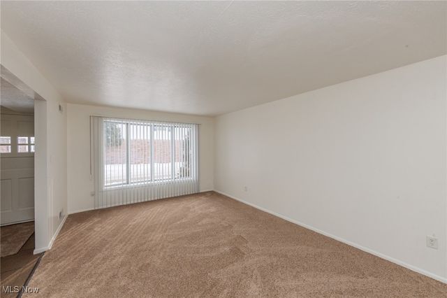 6490 State Road A2, Parma, OH 44134