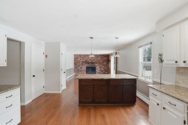 8 Agawam Ct, Seekonk, MA 02771