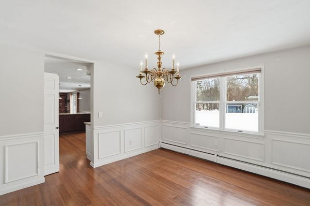 8 Agawam Ct, Seekonk, MA 02771