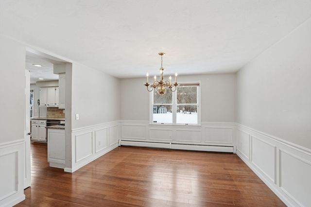 8 Agawam Ct, Seekonk, MA 02771