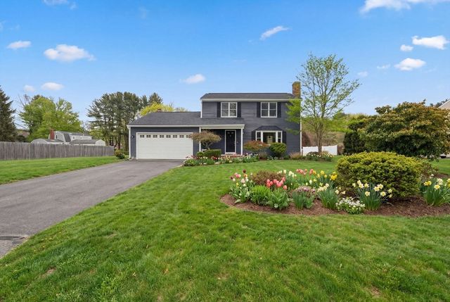 8 Agawam Ct, Seekonk, MA 02771