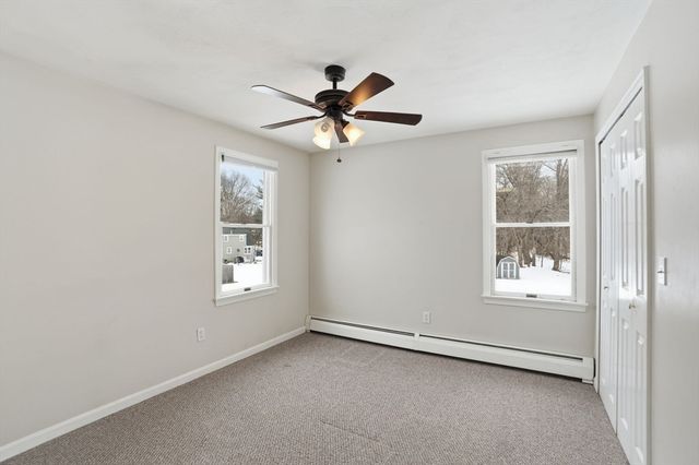 8 Agawam Ct, Seekonk, MA 02771