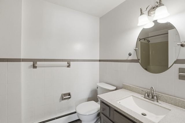 8 Agawam Ct, Seekonk, MA 02771