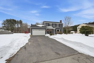 8 Agawam Ct, Seekonk, MA 02771