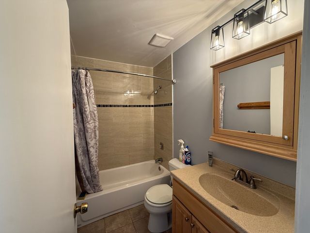3722 Dory Circle E, Hanover Park, IL 60133