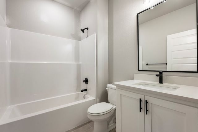 13 Kirkcolm Drive, Bella Vista, AR 72715