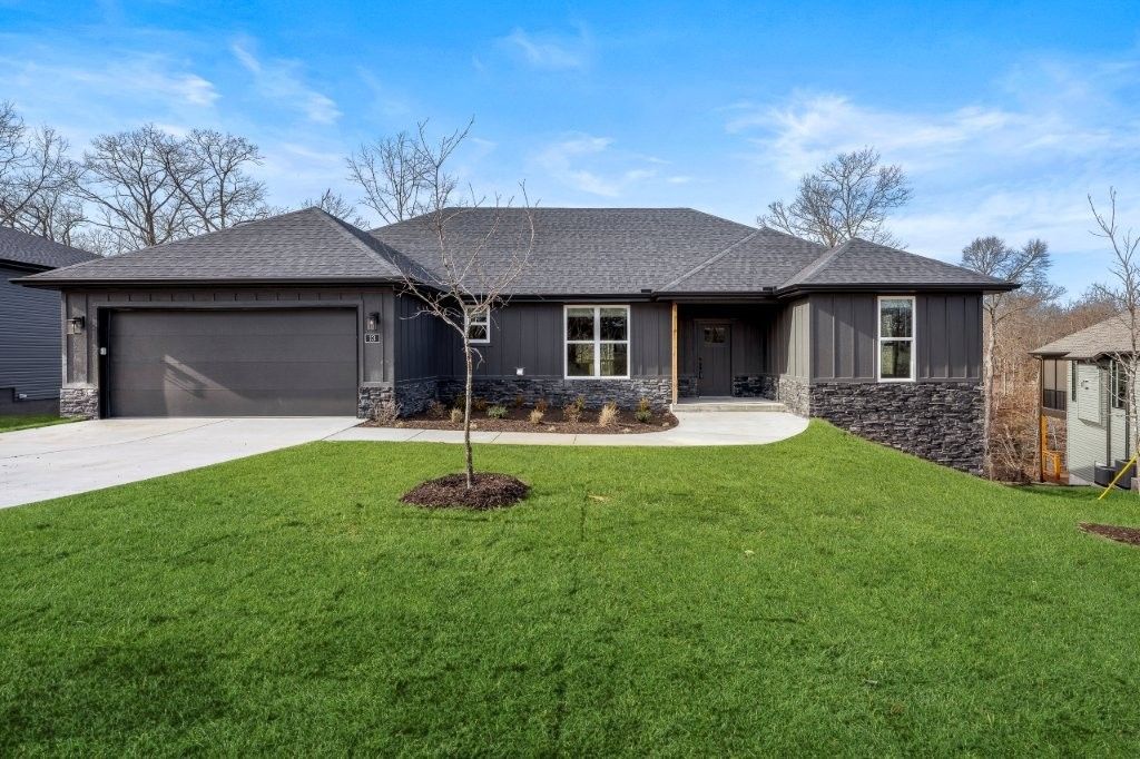 13 Kirkcolm Drive, Bella Vista, AR 72715