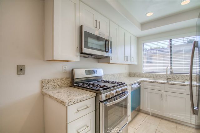 25261 Tanoak, Lake Forest, CA 92630