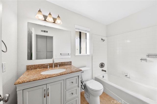 25261 Tanoak, Lake Forest, CA 92630
