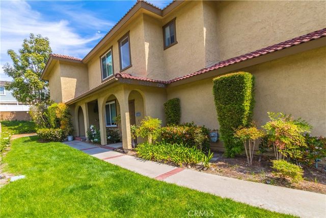 25261 Tanoak, Lake Forest, CA 92630