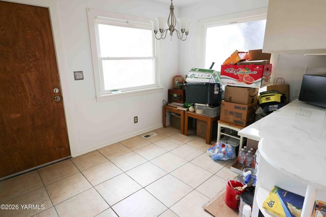4210 Terrace Heights Dr, Yakima, WA 98901