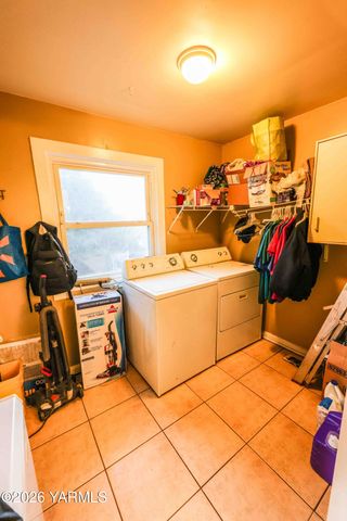 4210 Terrace Heights Dr, Yakima, WA 98901