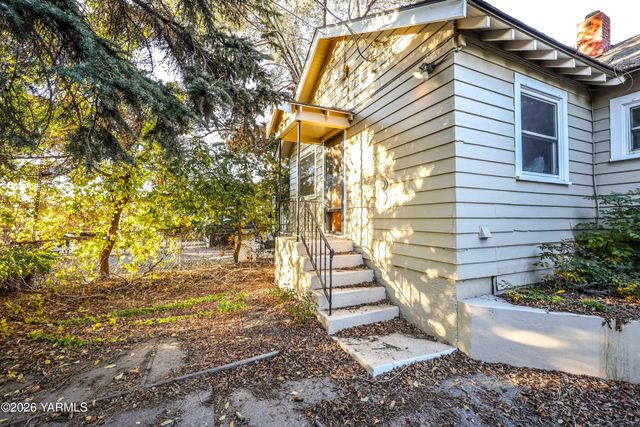 4210 Terrace Heights Dr, Yakima, WA 98901