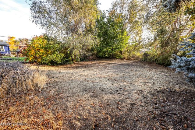 4210 Terrace Heights Dr, Yakima, WA 98901