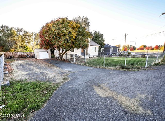 4210 Terrace Heights Dr, Yakima, WA 98901