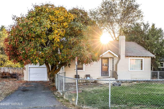 4210 Terrace Heights Dr, Yakima, WA 98901
