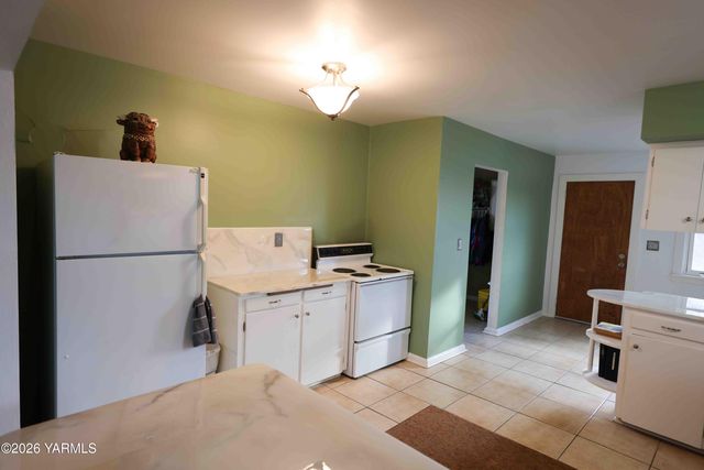 4210 Terrace Heights Dr, Yakima, WA 98901