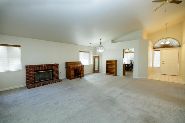 424 Codington Way, Modesto, CA 95357