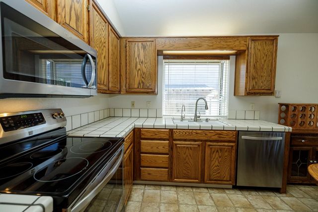424 Codington Way, Modesto, CA 95357