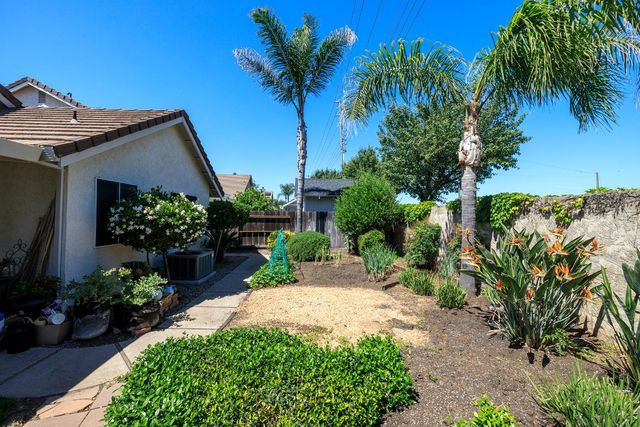 424 Codington Way, Modesto, CA 95357