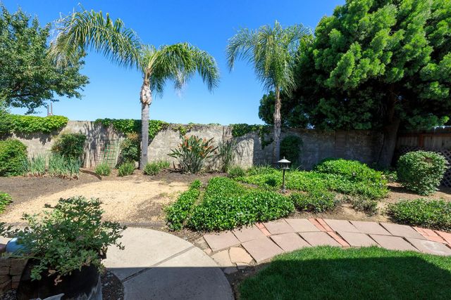 424 Codington Way, Modesto, CA 95357